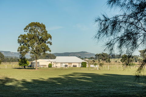Madigan Wine Country Cottages - Lightning Ridge Tourism 31