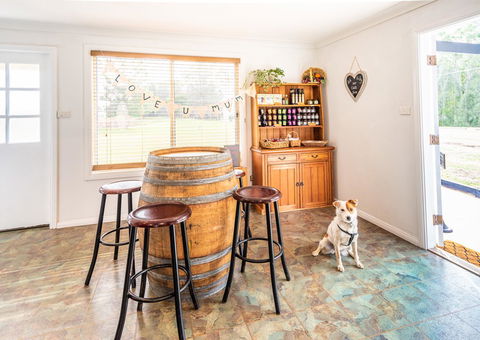 Madigan Wine Country Cottages - Lightning Ridge Tourism 23