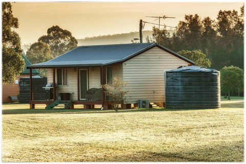 Madigan Wine Country Cottages - Lightning Ridge Tourism 33