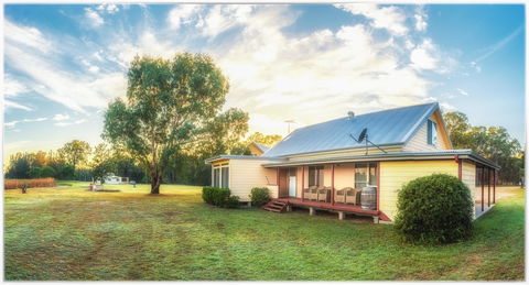 Madigan Wine Country Cottages - Lightning Ridge Tourism 1