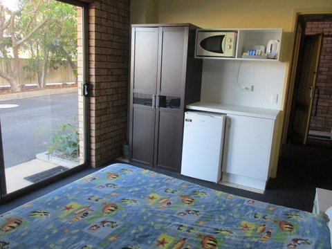 South Seas Motel - Lightning Ridge Tourism 18