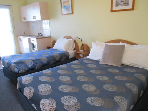 South Seas Motel - Lightning Ridge Tourism 2