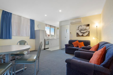 Kalindo Merimbula - Lightning Ridge Tourism 5