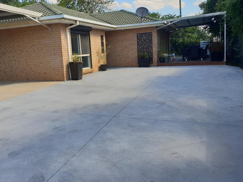 Belle In Bowral - Lightning Ridge Tourism 1