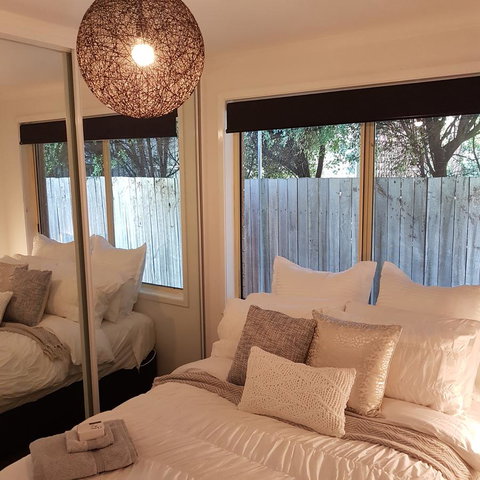 Belle In Bowral - Lightning Ridge Tourism 7