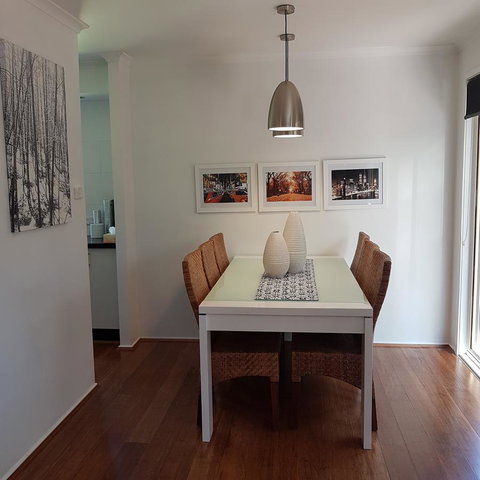 Belle In Bowral - Lightning Ridge Tourism 10