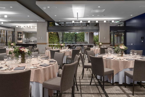 Rydges Campbelltown - Lightning Ridge Tourism 40
