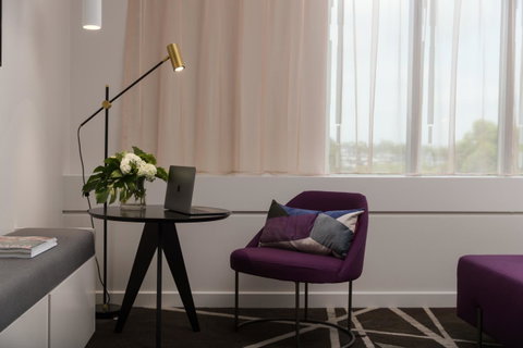 Rydges Campbelltown - Lightning Ridge Tourism 6