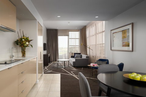 Rydges Campbelltown - Lightning Ridge Tourism 13