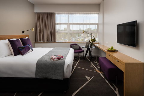 Rydges Campbelltown - Lightning Ridge Tourism 0