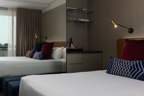 Rydges Campbelltown - Lightning Ridge Tourism 4
