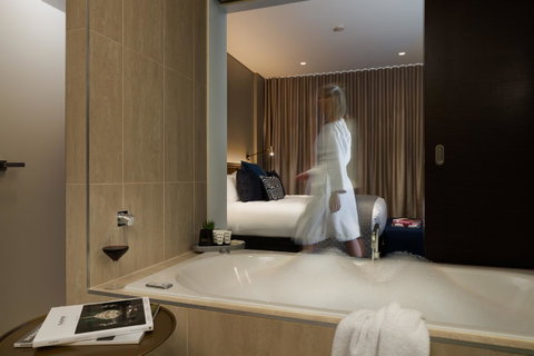 Rydges Campbelltown - Lightning Ridge Tourism 15
