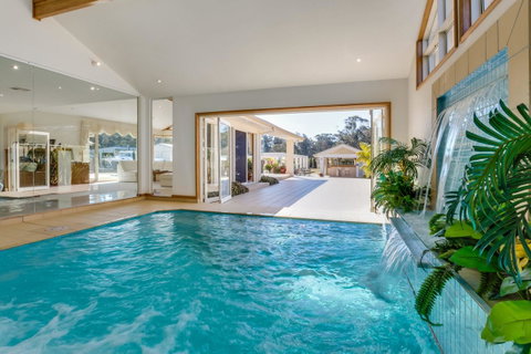 One Mile Mansion - Private Coastal Retreat FREE FAMILY ADVENTURE PASS - Lightning Ridge Tourism 5