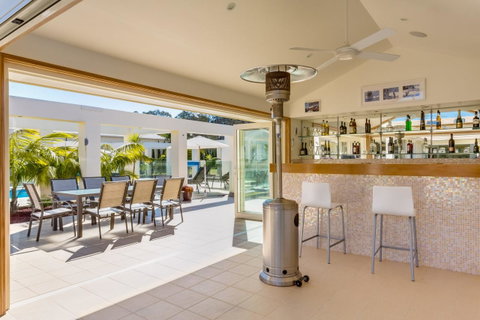 One Mile Mansion - Private Coastal Retreat FREE FAMILY ADVENTURE PASS - Lightning Ridge Tourism 19