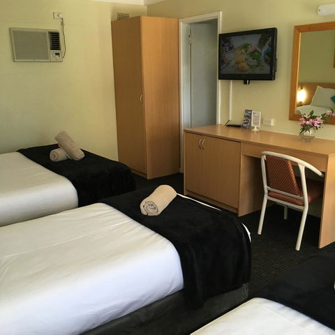 Sky Rider Motor Inn - Lightning Ridge Tourism 42