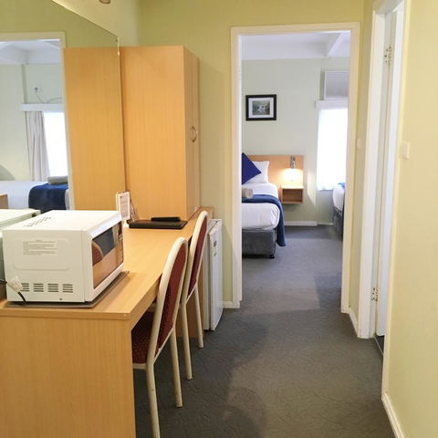 Sky Rider Motor Inn - Lightning Ridge Tourism 36