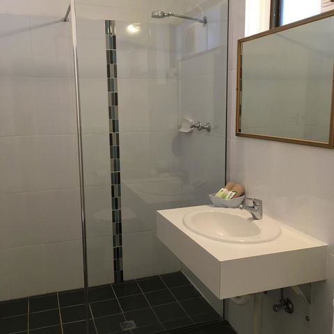 Sky Rider Motor Inn - Lightning Ridge Tourism 22