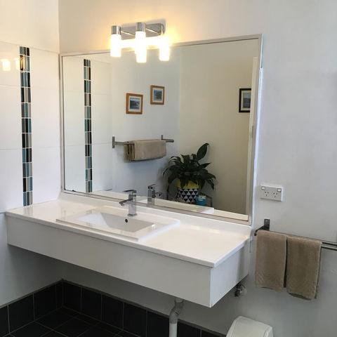 Sky Rider Motor Inn - Lightning Ridge Tourism 19