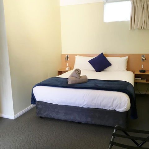 Sky Rider Motor Inn - Lightning Ridge Tourism 33