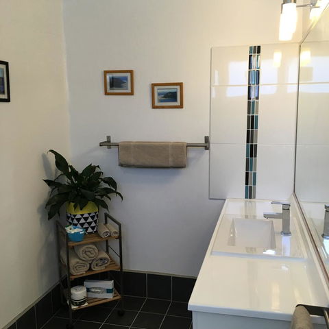 Sky Rider Motor Inn - Lightning Ridge Tourism 12