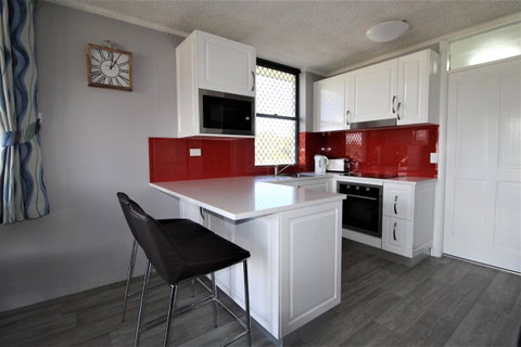 Beachfront 3, 25 Willow Street - Lightning Ridge Tourism 5
