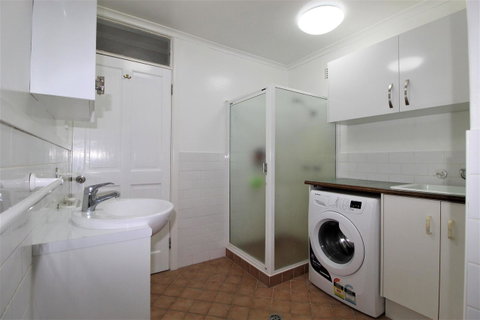 Beachfront 3, 25 Willow Street - Lightning Ridge Tourism 11