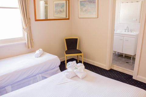 Gardners Inn Hotel - Lightning Ridge Tourism 4