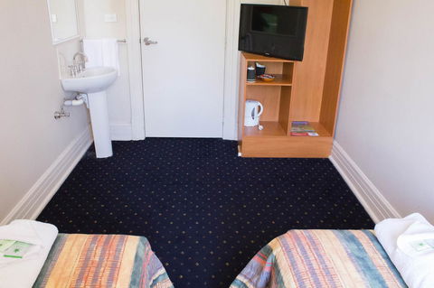 Gardners Inn Hotel - Lightning Ridge Tourism 17
