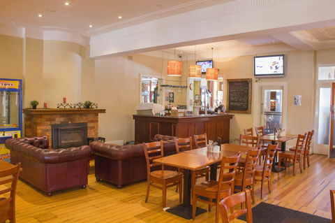 Gardners Inn Hotel - Lightning Ridge Tourism 7