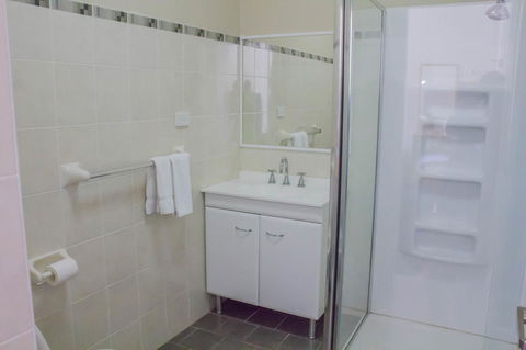 Gardners Inn Hotel - Lightning Ridge Tourism 16