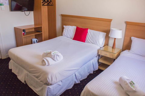 Gardners Inn Hotel - Lightning Ridge Tourism 2