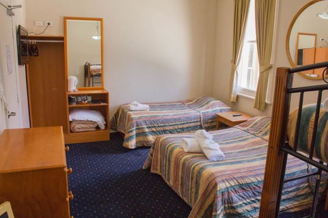 Gardners Inn Hotel - Lightning Ridge Tourism 21