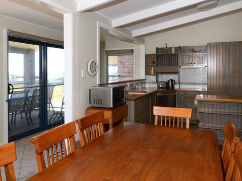 2 Cliff Road - Lightning Ridge Tourism 5