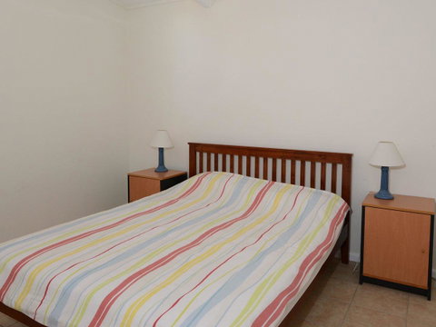 2 Cliff Road - Lightning Ridge Tourism 6