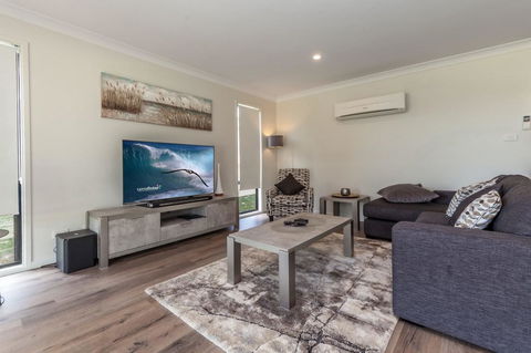 Horizons Retreat & Golf, Villa 133 - Lightning Ridge Tourism 1