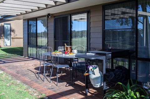 Horizons Retreat & Golf, Villa 133 - Lightning Ridge Tourism 16