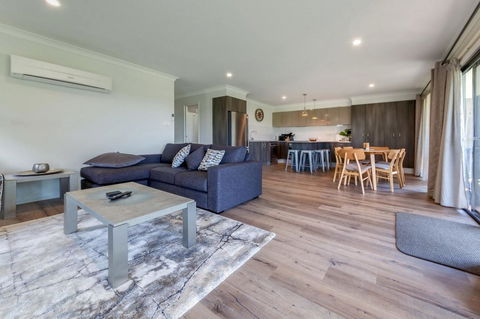 Horizons Retreat & Golf, Villa 133 - Lightning Ridge Tourism 3