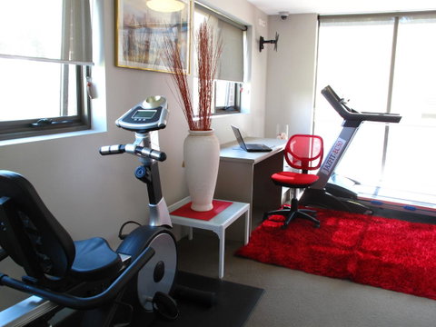 Strathfield Executive Accommodation - Lightning Ridge Tourism 22