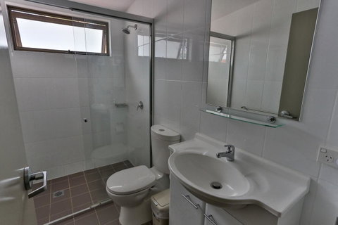 Strathfield Executive Accommodation - Lightning Ridge Tourism 14
