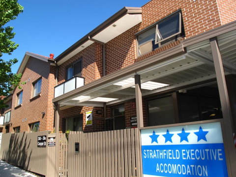 Strathfield Executive Accommodation - Lightning Ridge Tourism 9