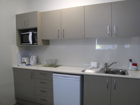 Strathfield Executive Accommodation - Lightning Ridge Tourism 27