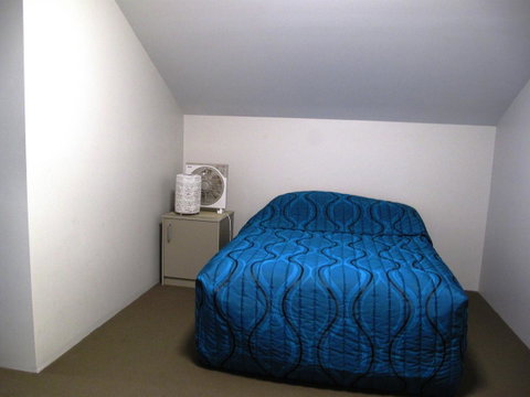 Strathfield Executive Accommodation - Lightning Ridge Tourism 43