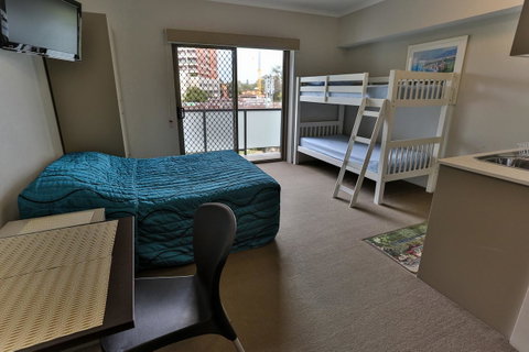 Strathfield Executive Accommodation - Lightning Ridge Tourism 12