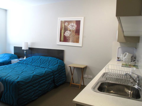 Strathfield Executive Accommodation - Lightning Ridge Tourism 23