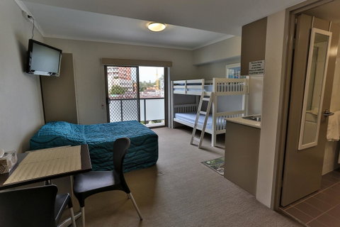 Strathfield Executive Accommodation - Lightning Ridge Tourism 10