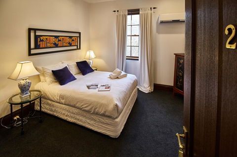 The Bronte Boutique Hotel - Lightning Ridge Tourism 37