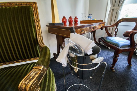 The Bronte Boutique Hotel - Lightning Ridge Tourism 19