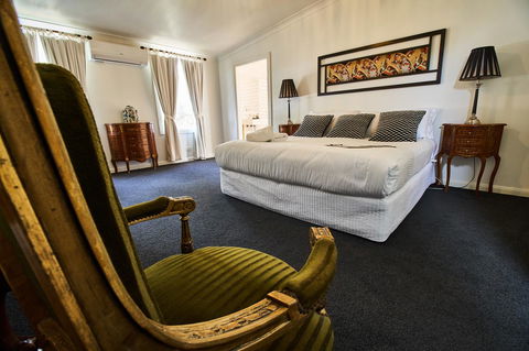 The Bronte Boutique Hotel - Lightning Ridge Tourism 17