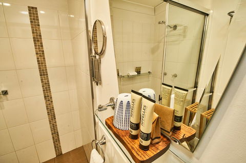 The Bronte Boutique Hotel - Lightning Ridge Tourism 27