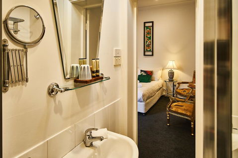 The Bronte Boutique Hotel - Lightning Ridge Tourism 28